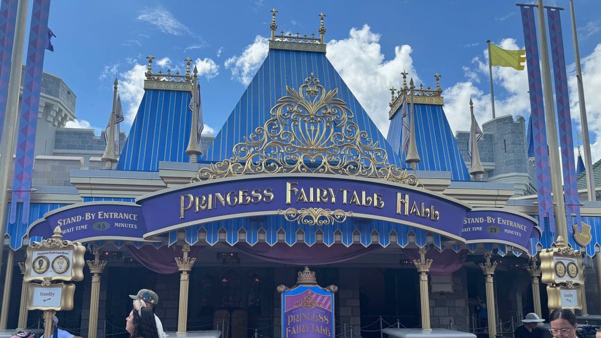 Meet Cinderella and a Visiting Princess at Princess Fairytale Hall