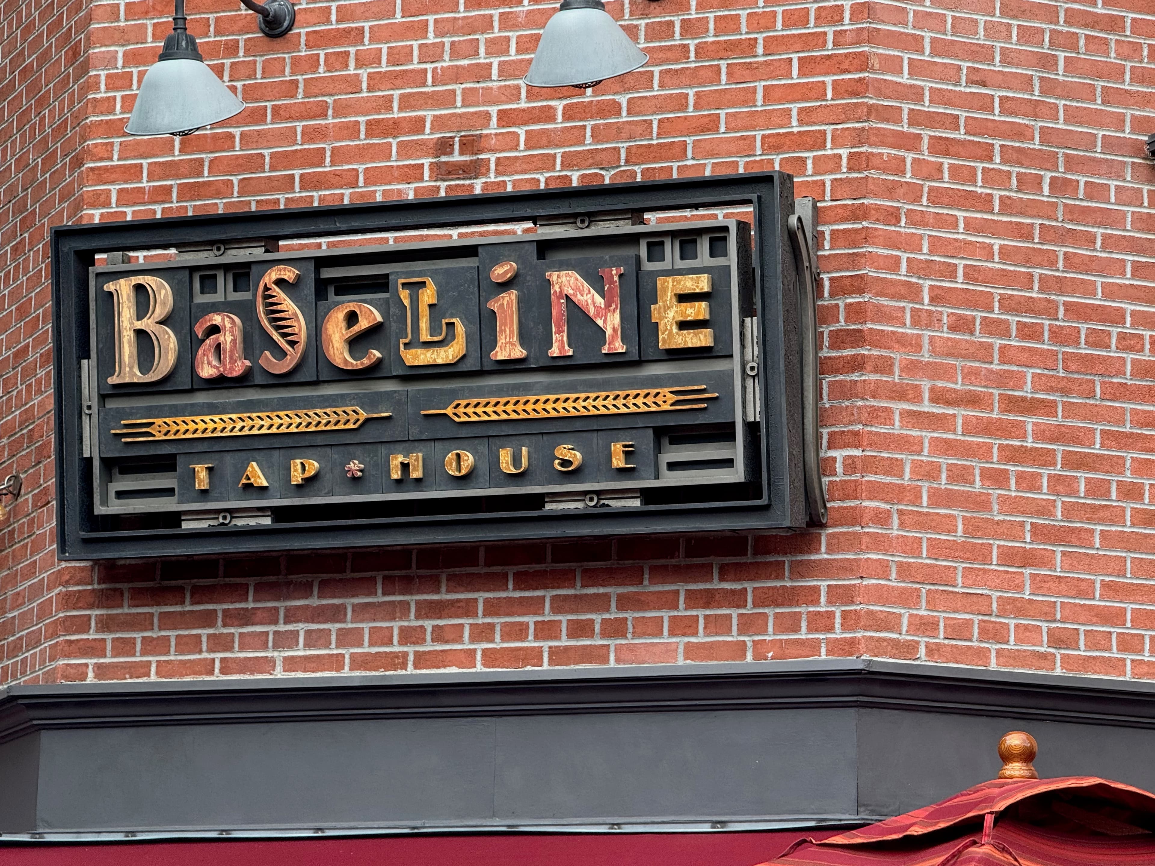 BaseLine Tap House