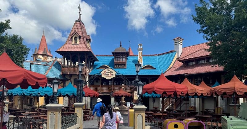 Pinocchio Village Haus