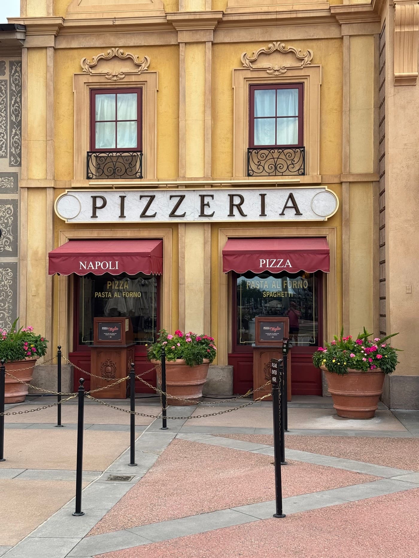 Via Napoli Ristorante e Pizzeria