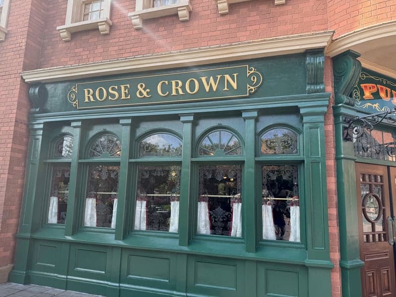 Rose & Crown Fireworks Dining Package