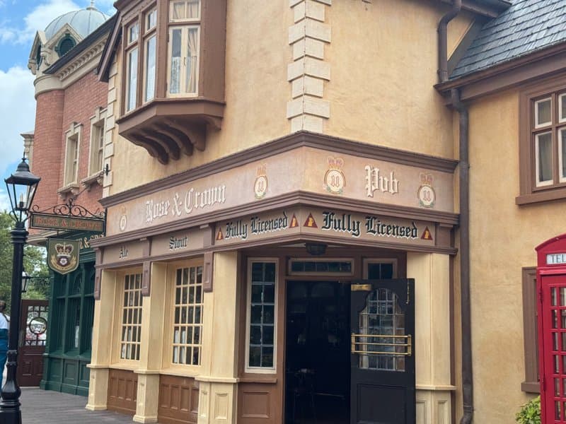 Rose & Crown Pub