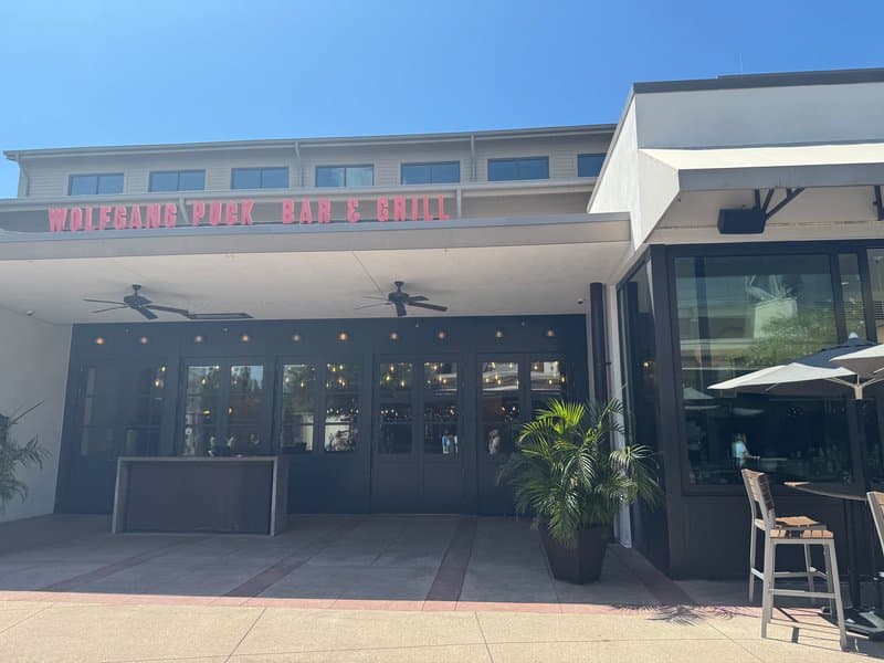 Wolfgang Puck® Bar & Grill